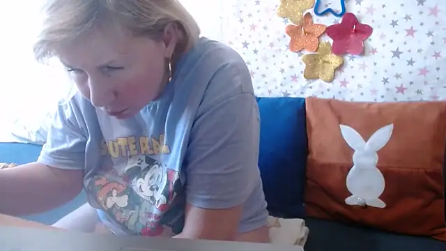 QueenLana Show in webcam