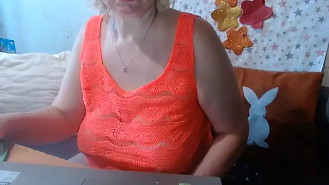 QueenLana Chat XXX live