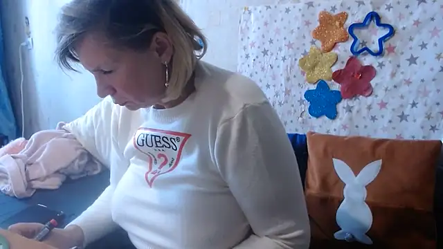 XXX chat uživo modela QueenLana