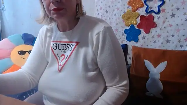 QueenLana Adlı Modelin Canlı XXX Sohbeti