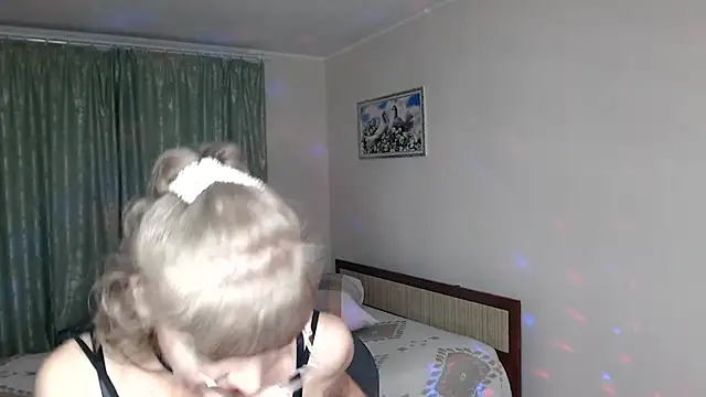 YaniSuns' Live XXX Chat