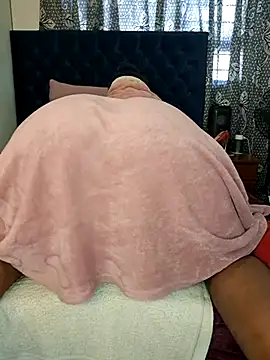 BootyCallEver Chat XXX live