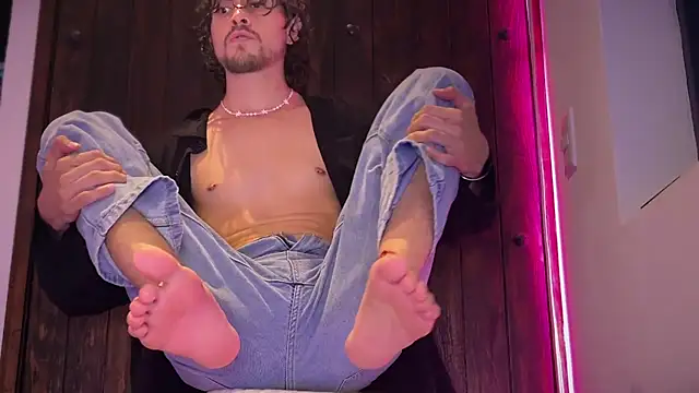 mcklister_kinky_feets: вебкам-шоу
