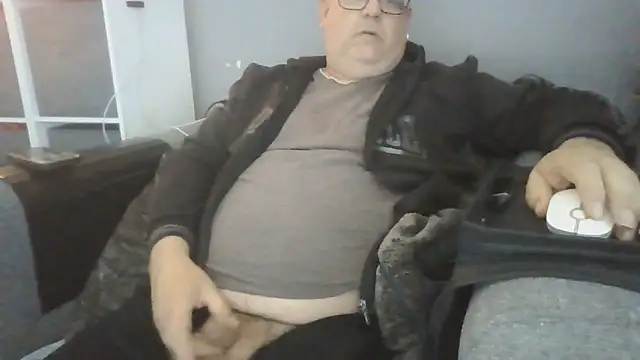 Naturistmale45 webcam show