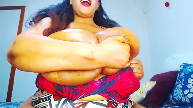Show de THICKNTASTY88 na webcam