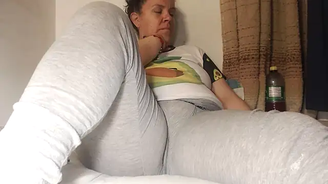 agathamiller01's Webcam Show