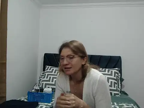 Cherryxx's Live XXX Chat