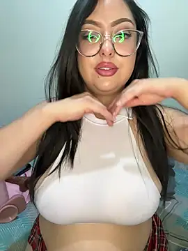 MileyGia live XXX chat