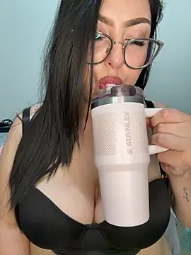 Živá chatovací místnost MileyGia