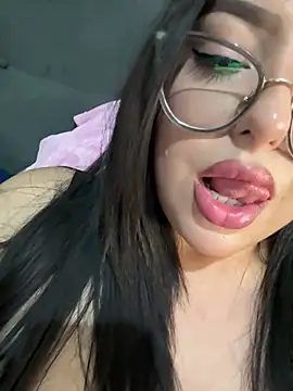 دردشة MileyGia الجنسية المباشرة