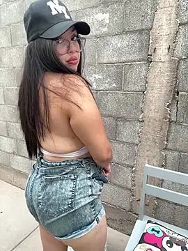 Chatroom XXX en direct de MileyGia