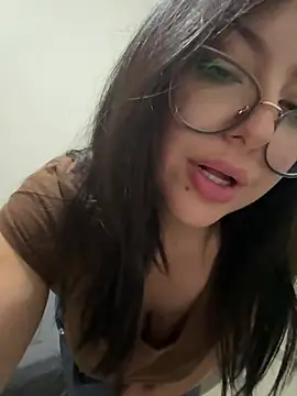 Онлайн чат XXX MileyGia