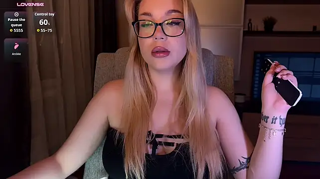 ariashaa Show in webcam