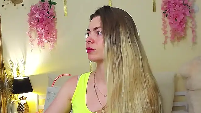 Elissiya11's Webcam Show