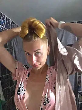 kylie_blck élő XXX-chatje