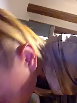 kylie_blck Pertunjukan Webcam