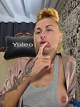 kylie_blck's Webcam Show