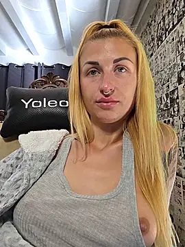 kylie_blck Adlı Modelin Web Kamerası Şovu