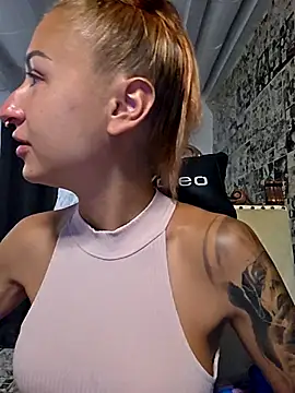 kylie_blck Adlı Modelin Web Kamerası Şovu