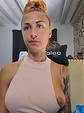 kylie_blck Pertunjukan Webcam