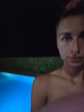 Pokazy przed kamerką – kylie_blck