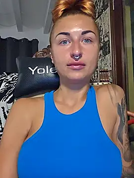 הופעת וובקאם של kylie_blck