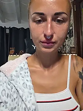 kylie_blck Pertunjukan Webcam