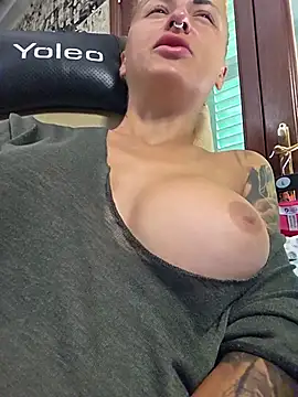 kylie_blck Adlı Modelin Canlı XXX Sohbeti
