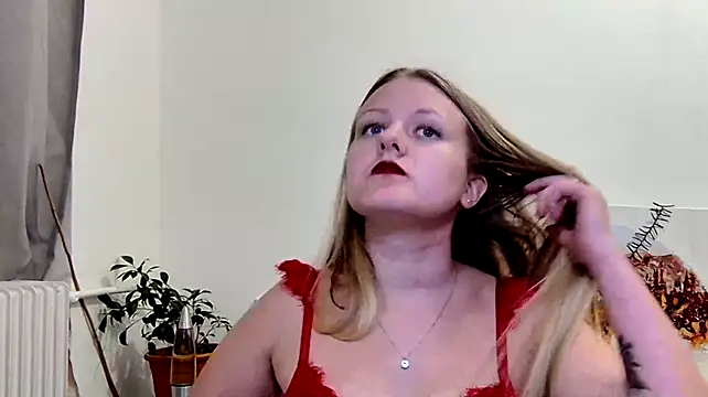 Show modela MileyGreyx na web-kameri