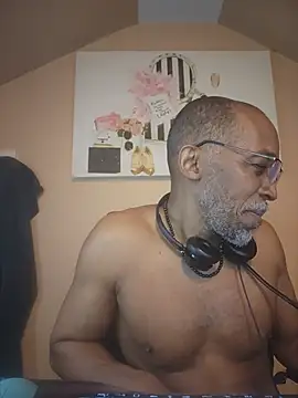 Lonelynudist59 webkamerás műsora