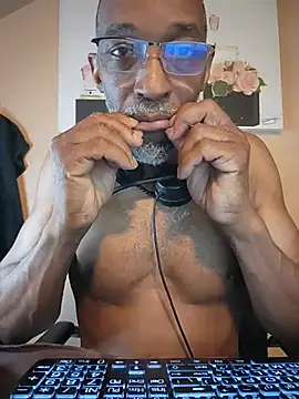 הופעת וובקאם של Lonelynudist59