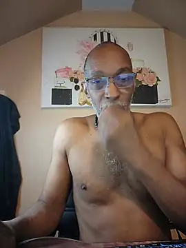 Pokazy przed kamerką – Lonelynudist59