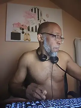 Lonelynudist59's Webcam Show
