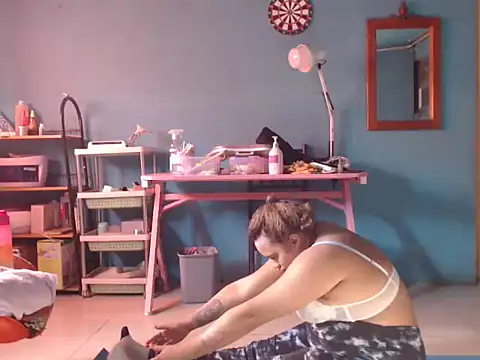 Hilarybunnyy 웹캠 쇼