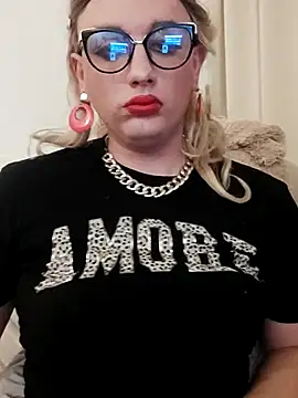 Show modela Nikolaxdress na web-kameri