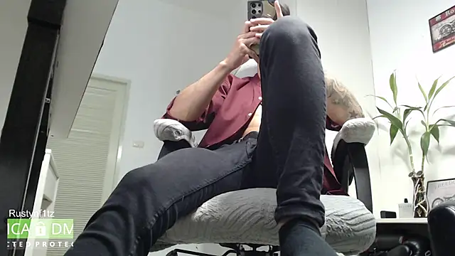 Rustynf1tz_ Show in webcam