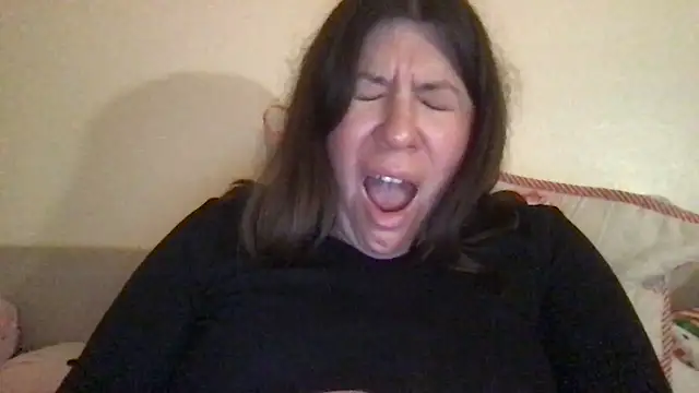 HYPHYtype's Webcam Show