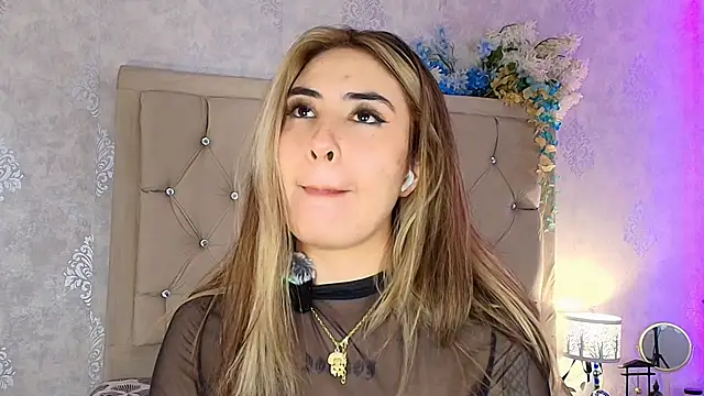 nini_love01's Live XXX Chat