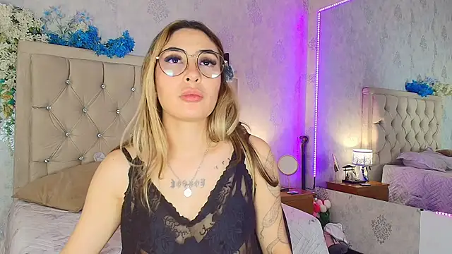 nini_love01's Webcam Show