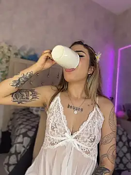 nini_love01 Adlı Modelin Web Kamerası Şovu