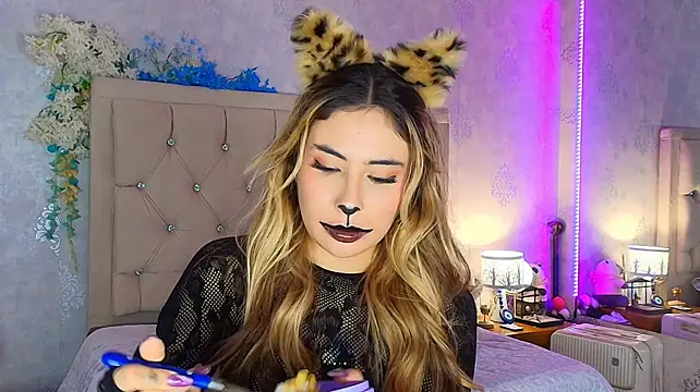Chat +18 de nini_love01 ao vivo