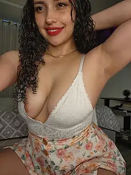 Lucy_Marin Adlı Modelin Canlı XXX Sohbeti