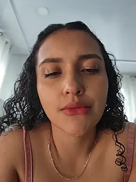 Czat XXX na żywo – Lucy_Marin