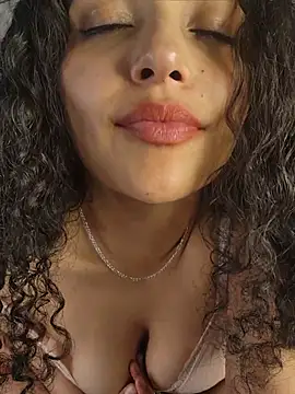 Lucy_Marin's Live XXX Chat