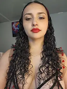 Lucy_Marin Adlı Modelin Canlı XXX Sohbeti