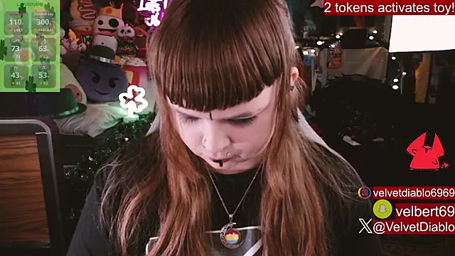 VelvetDiablo: δωμάτιο απευθείας συνομιλίας