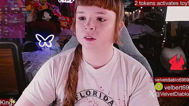 VelvetDiablo's Live Chat Room