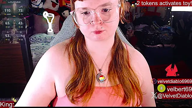 VelvetDiablo Show in webcam