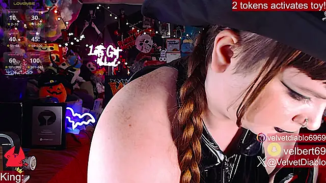 Pokazy przed kamerką – VelvetDiablo