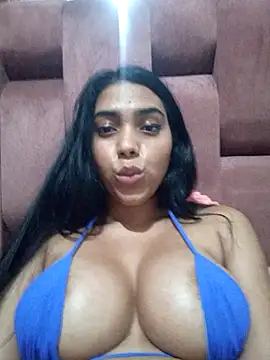 nia_sd's Live XXX Chat